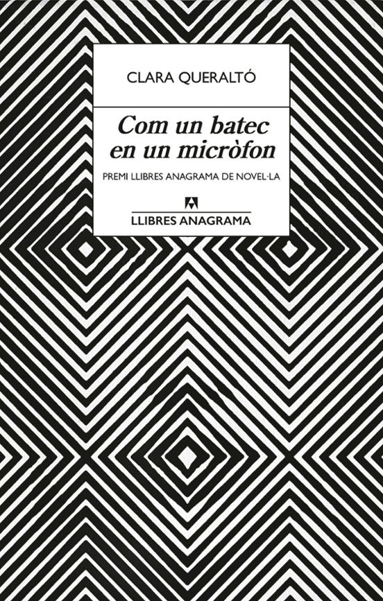 COM UN BATEC EN UN MICRÒFON de CLARA QUERALTÓ